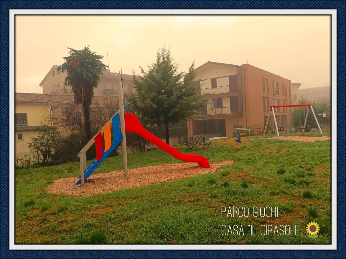 Il Girasole Assis Exterior foto